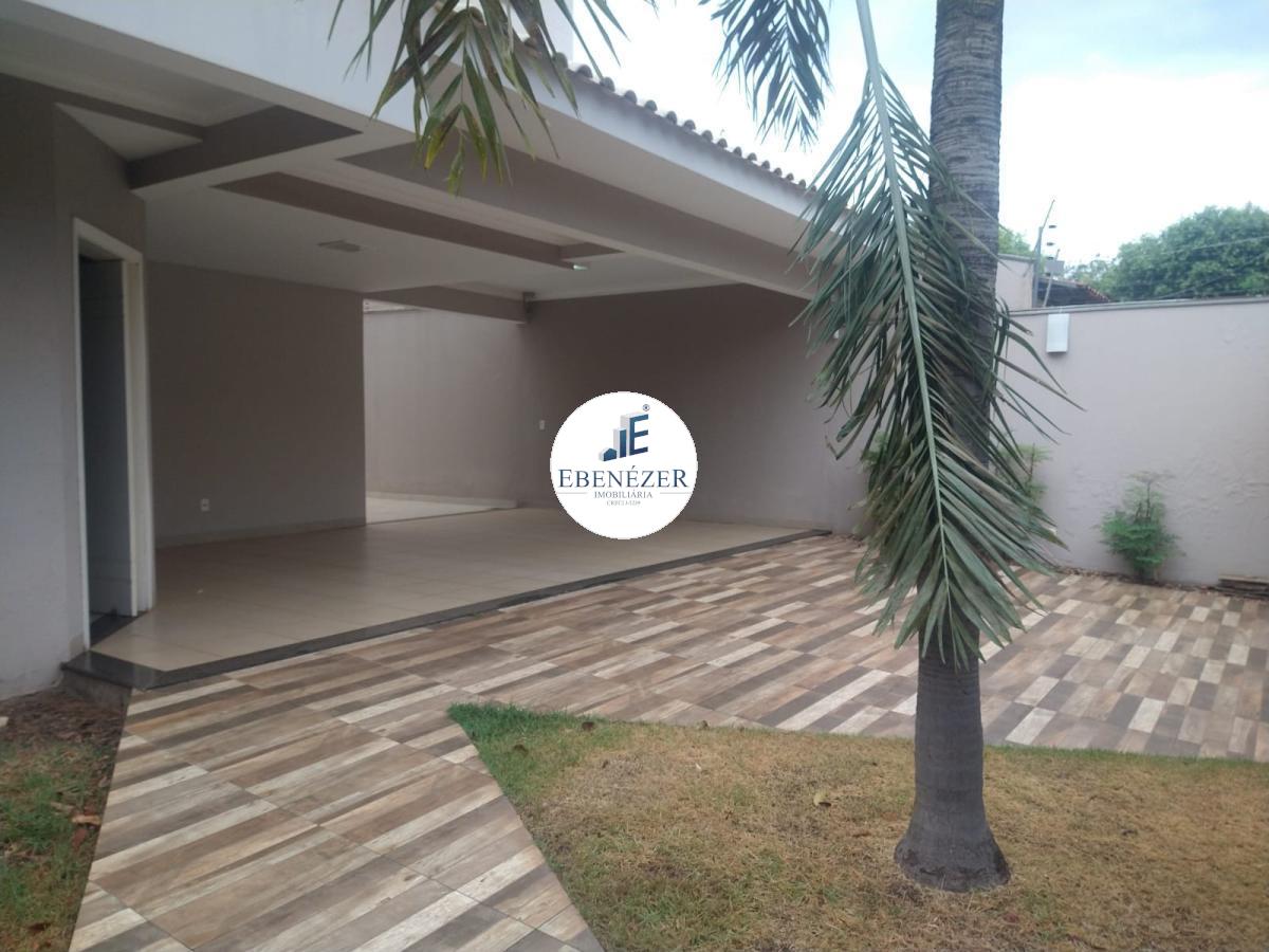 Casa para alugar com 4 quartos, 303m² - Foto 1