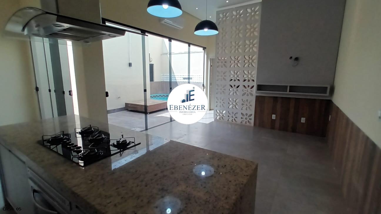 Casa para alugar com 3 quartos, 300m² - Foto 1